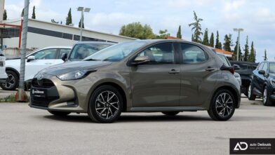 Toyota Yaris HYBRID ACTIVE PLUS