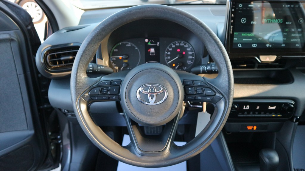 Toyota Yaris Hybrid  | Business