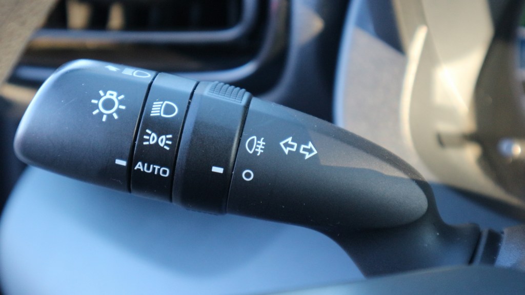 Toyota Yaris Hybrid  | Business