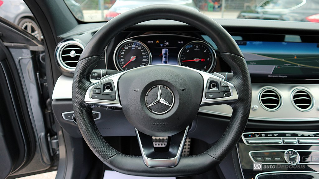 Mercedes E220d AMG Packet | Panorama | Led