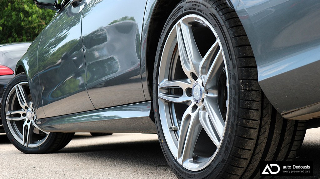 Mercedes E220d AMG Packet | Panorama | Navigation | Led