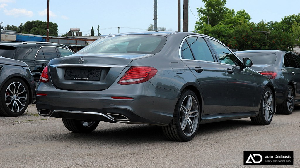 Mercedes E220d AMG Packet | Panorama | Navigation | Led