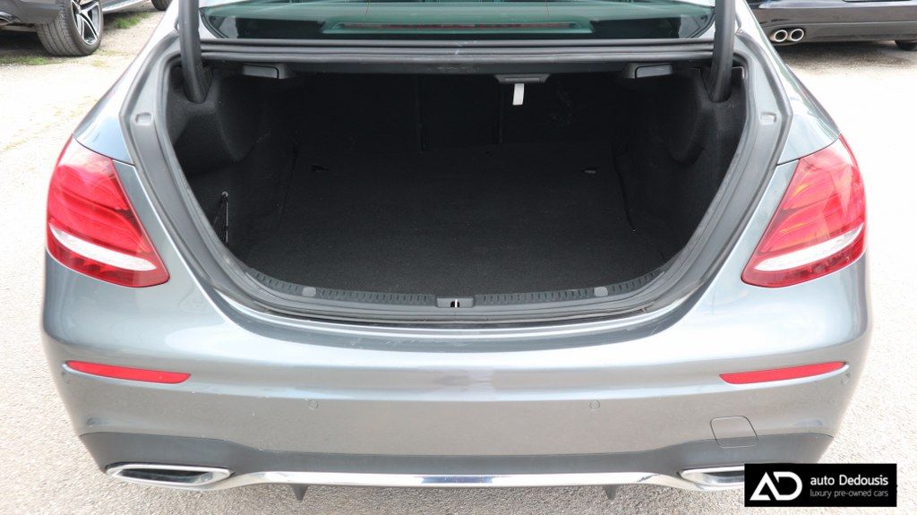 Mercedes E220d AMG Packet | Panorama | Navigation | Led