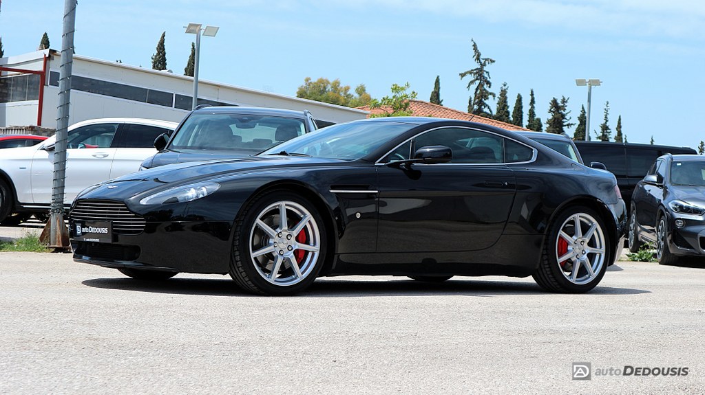 Aston Martin Vantage V8