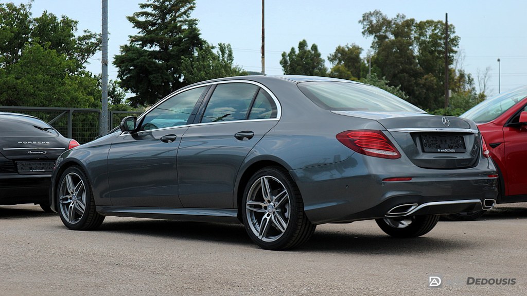 Mercedes E220d AMG Packet | Panorama | Led