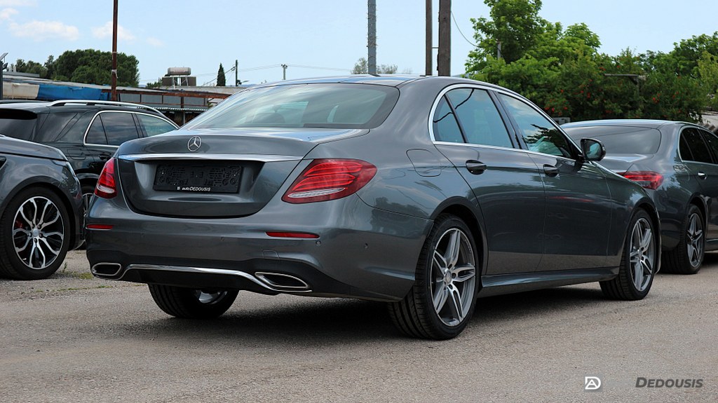 Mercedes E220d AMG Packet | Panorama | Led