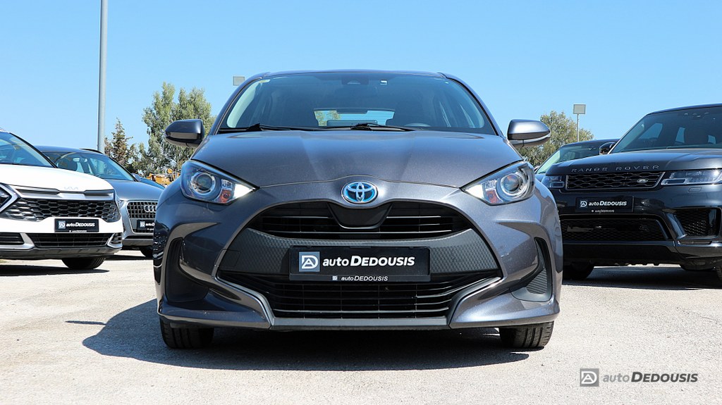 Toyota Yaris Hybrid  | Business