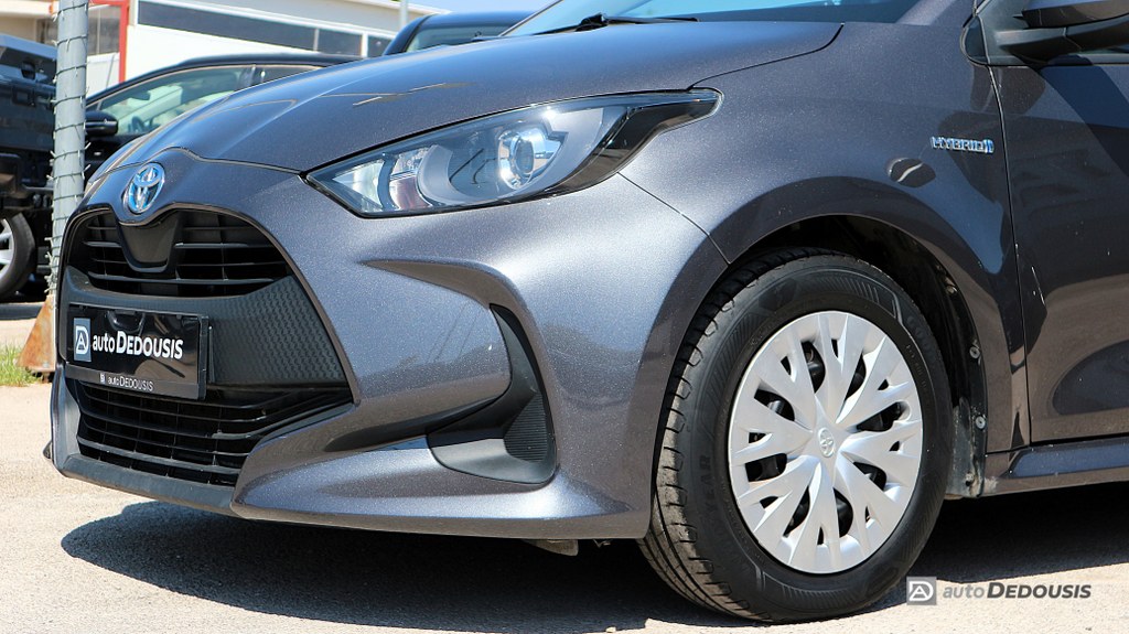Toyota Yaris Hybrid  | Business