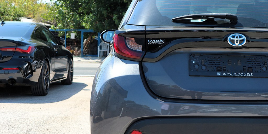 Toyota Yaris Hybrid  | Business