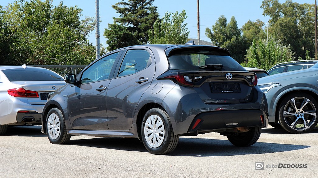 Toyota Yaris Hybrid  | Business