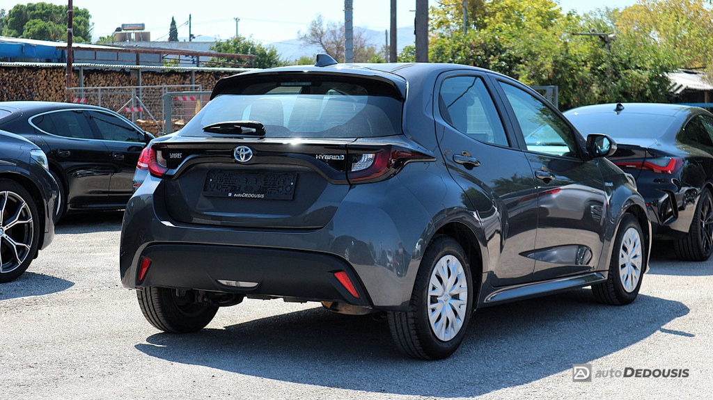 Toyota Yaris Hybrid  | Business