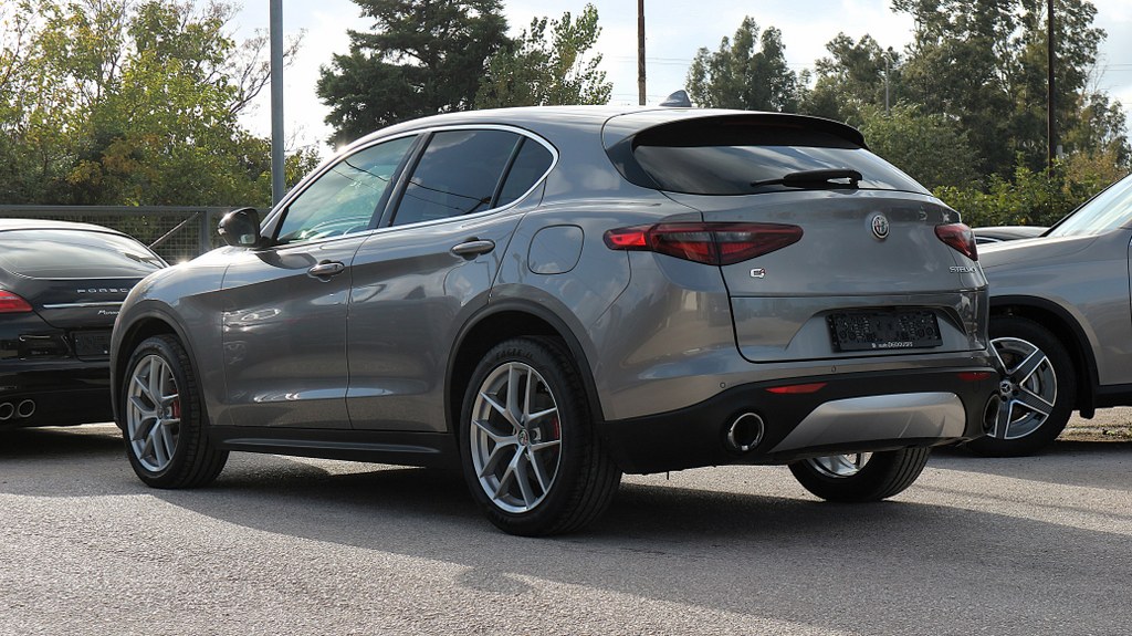 Alfa Romeo Stelvio Q4