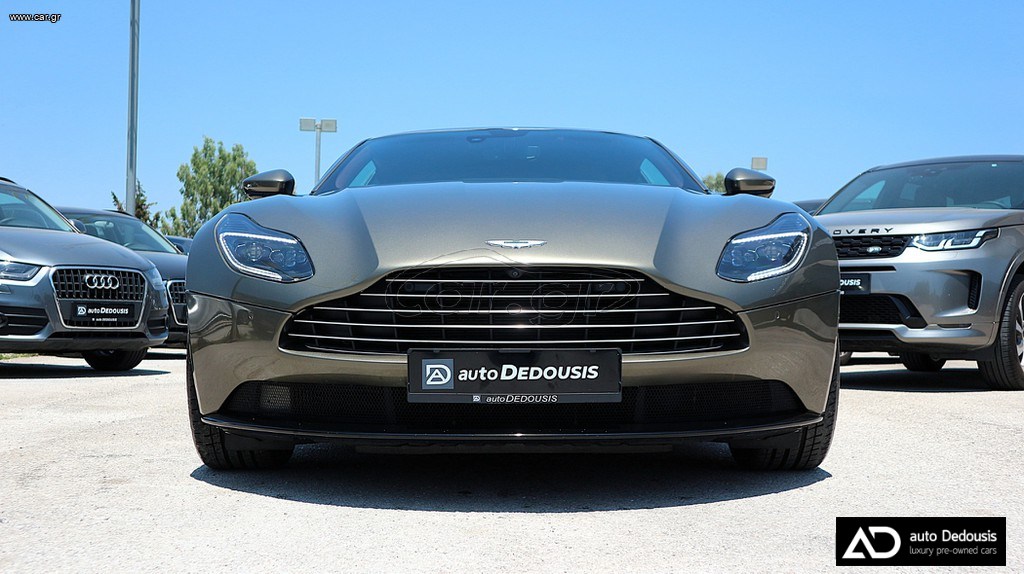 Aston Martin DB11 Coupe V8