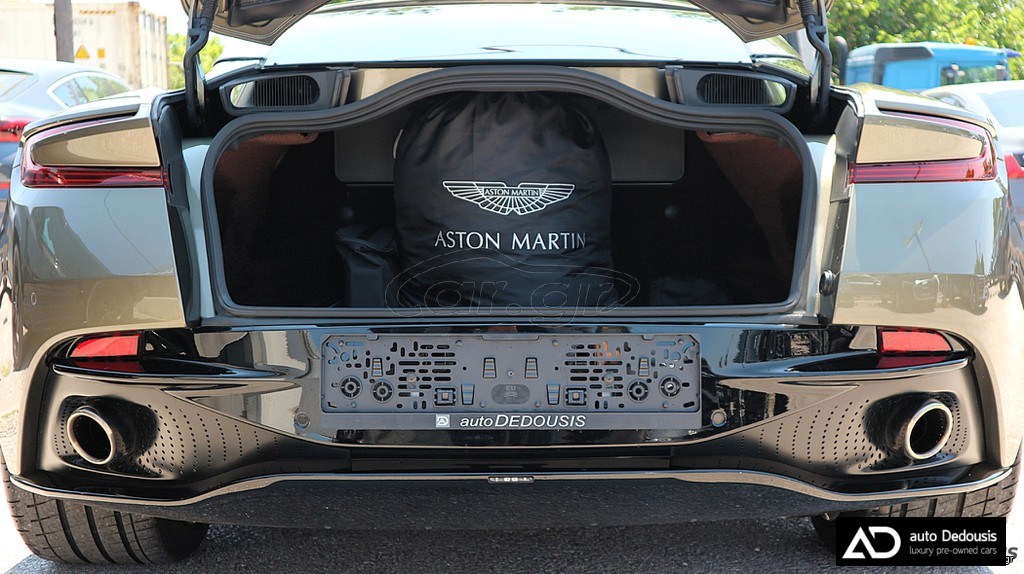 Aston Martin DB11 Coupe V8