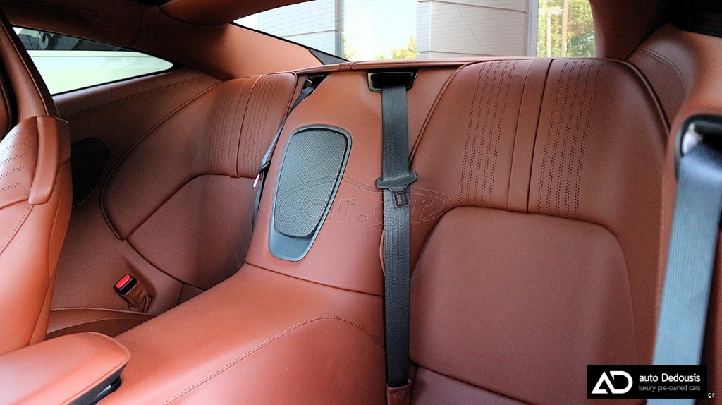 Aston Martin DB11 Coupe V8