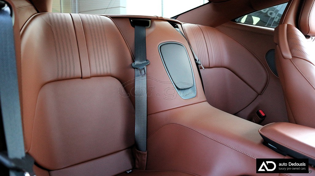 Aston Martin DB11 Coupe V8