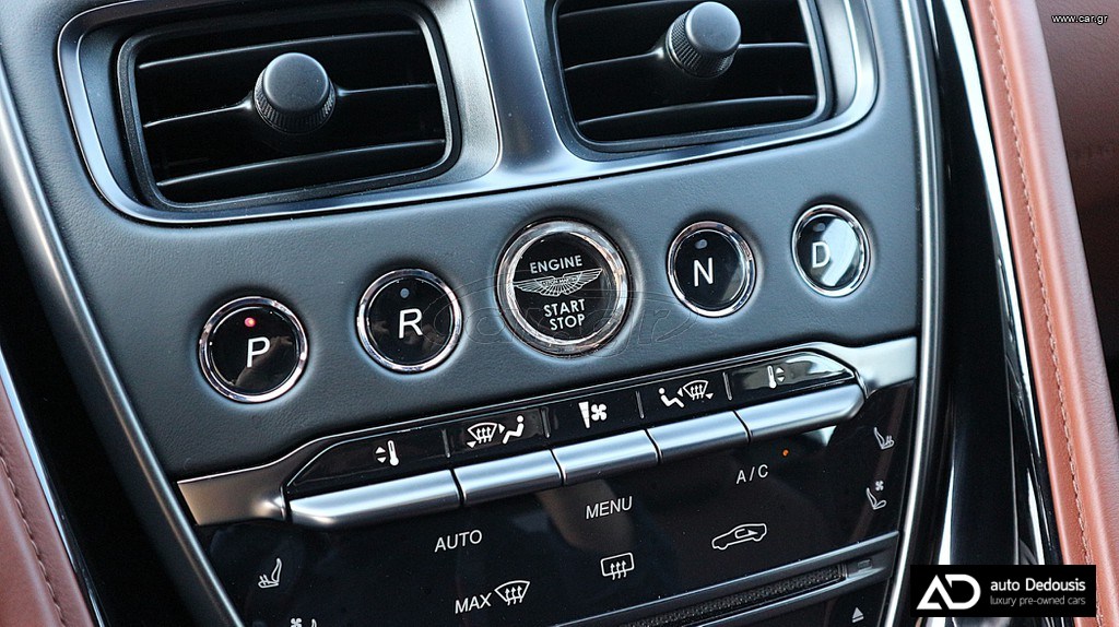 Aston Martin DB11 Coupe V8