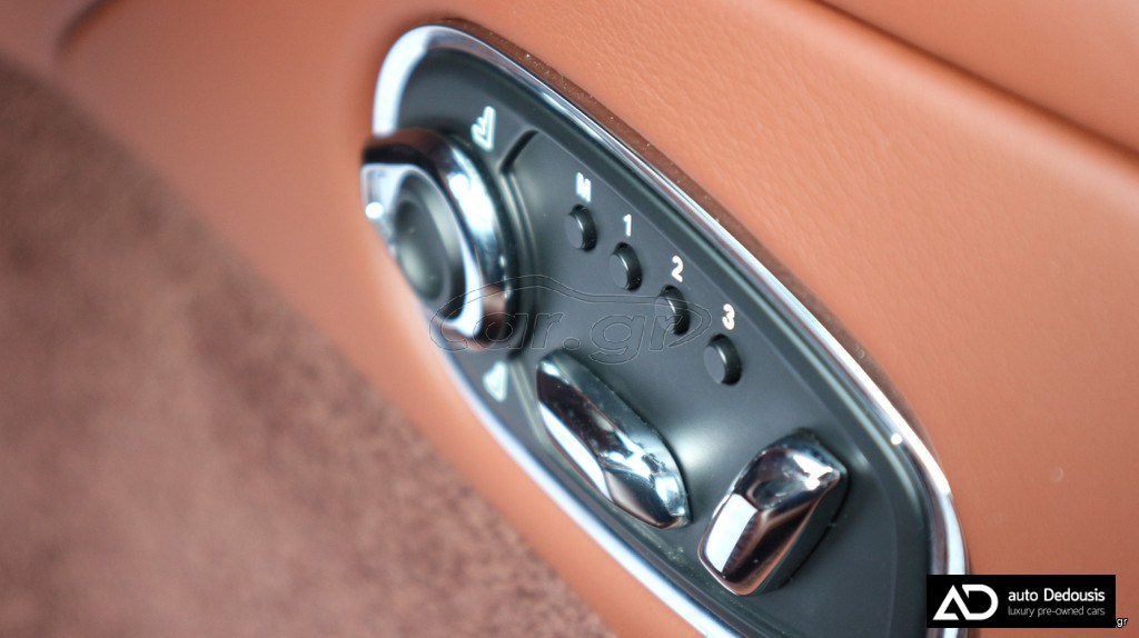 Aston Martin DB11 Coupe V8