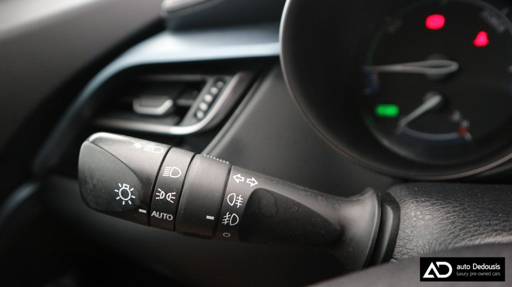 Toyota C-HR Hybrid | C-Lub | Bi-Tone