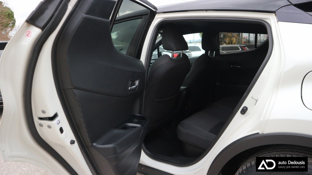 Toyota C-HR Hybrid | C-Lub | Bi-Tone