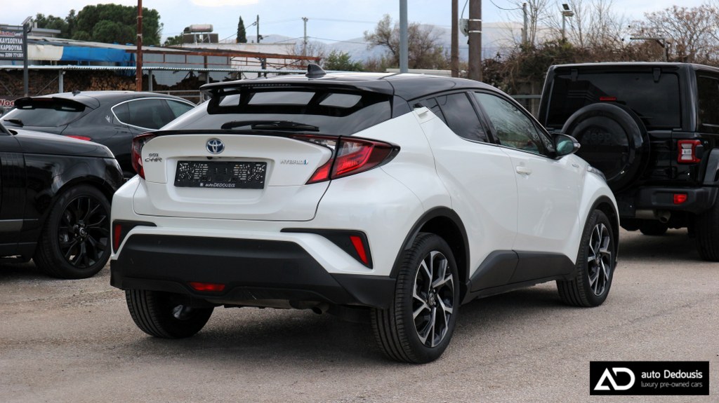 Toyota C-HR Hybrid | C-Lub | Bi-Tone