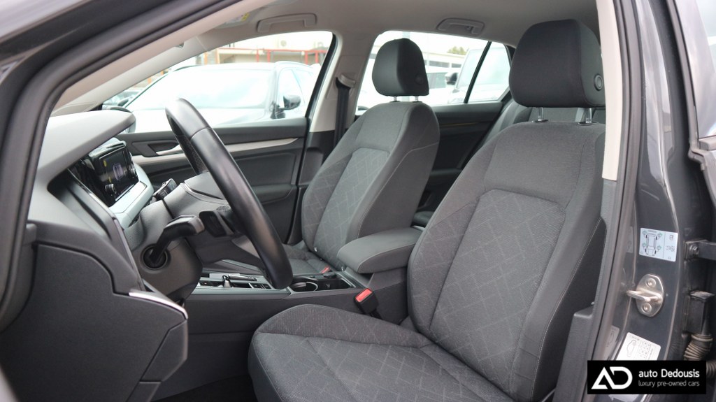 Volkswagen Golf 2021 e-TSI | Life Edition