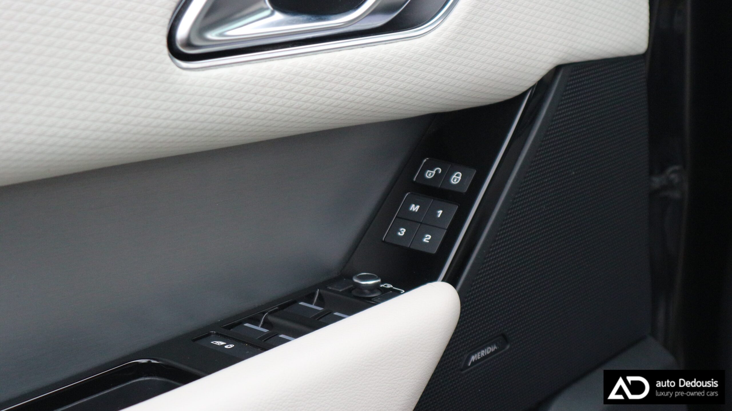 Land Rover Range Rover Velar D240 | R- Dynamic SE | Panorama