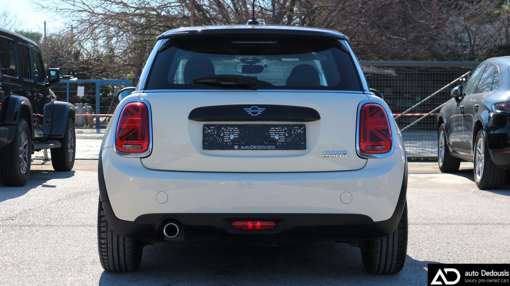 Mini Cooper 2019 Pepper White | Steptronic