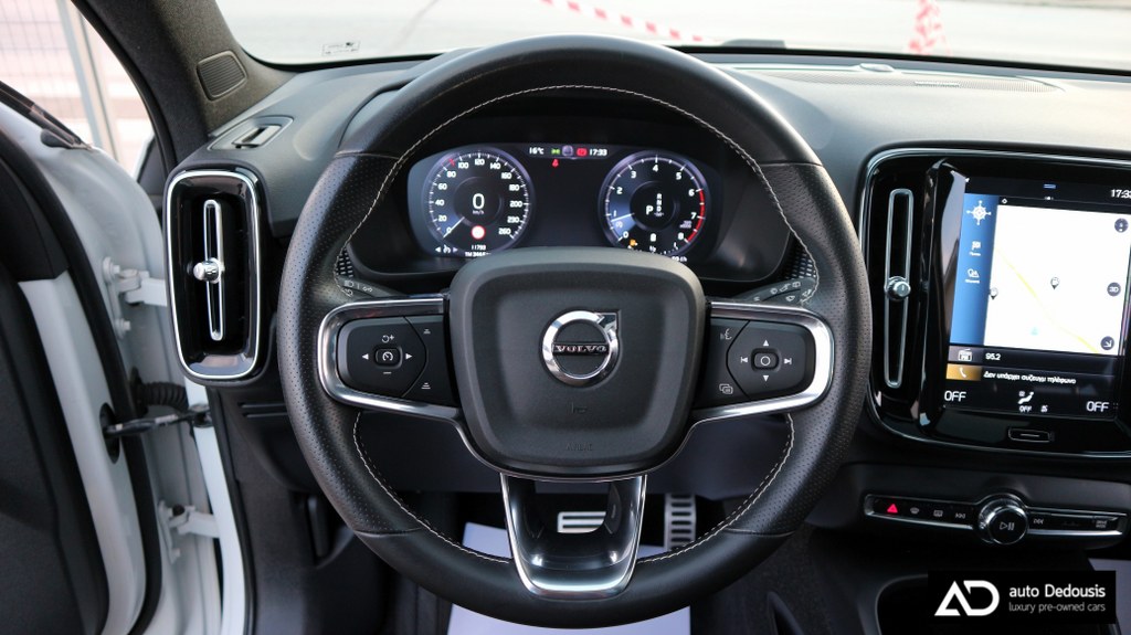 Volvo XC40 AWD | R-Design | Panorama | Harman Kardon