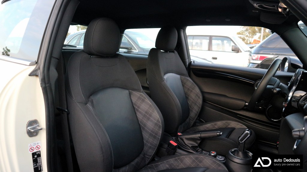 Mini Cooper 2019 Pepper White | Steptronic