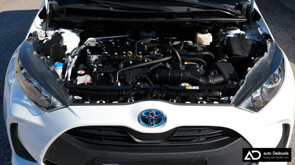 Toyota Yaris Hybrid | Business