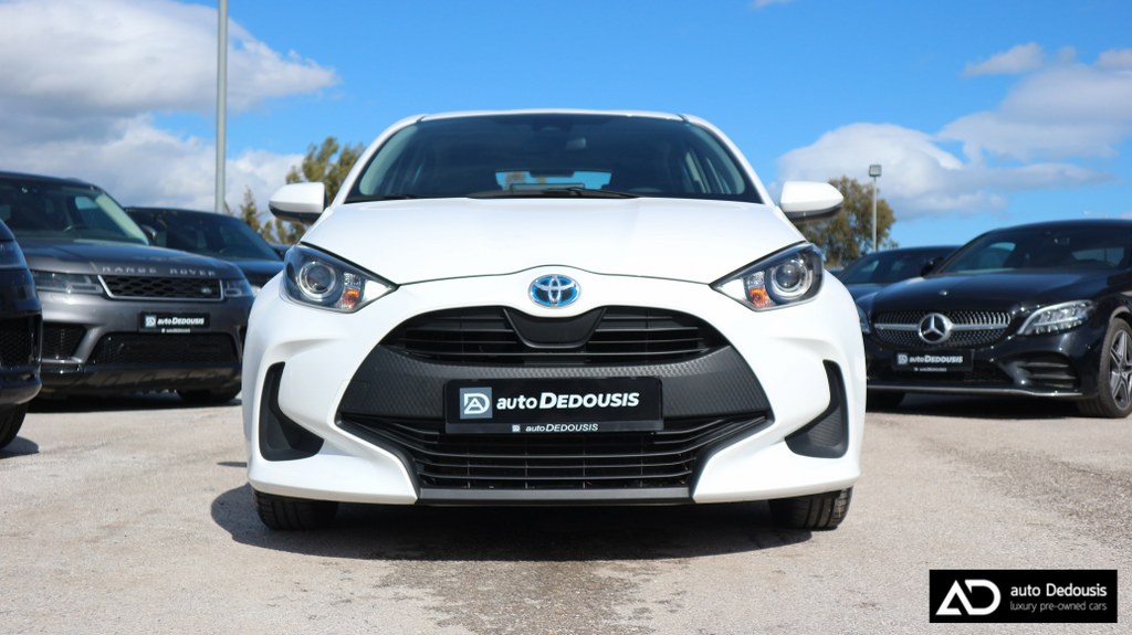 Toyota Yaris Hybrid | Business