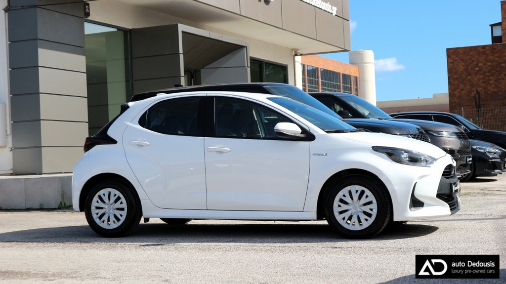 Toyota Yaris Hybrid | Business