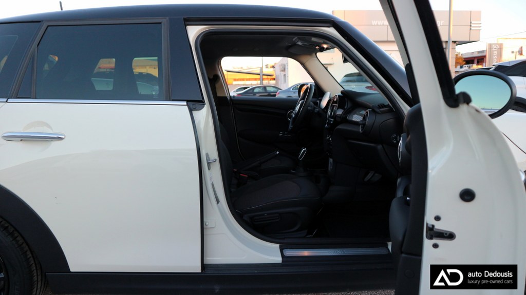 Mini Cooper Steptronic | Pepper | Digital