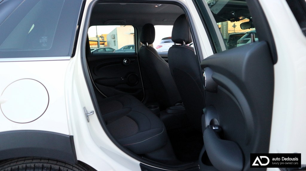 Mini Cooper Steptronic | Pepper | Digital