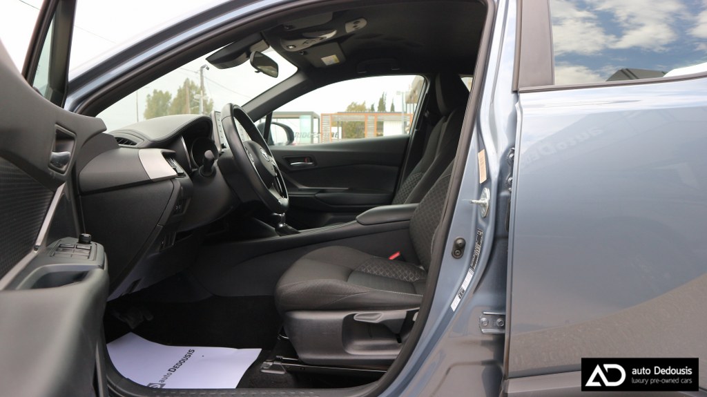 Toyota C-HR Hybrid | Business