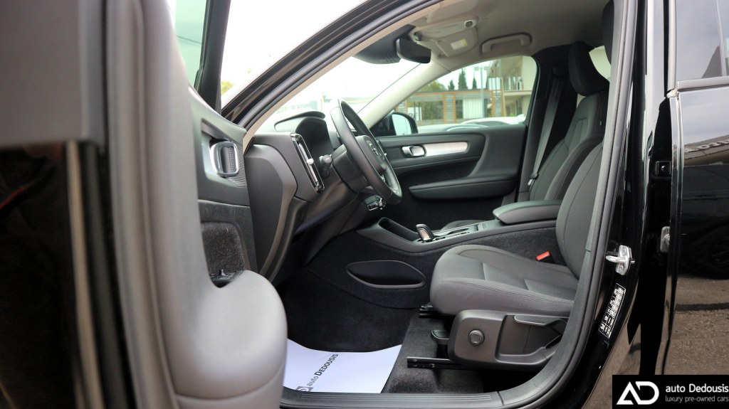 Volvo XC40 T3 | Momentum | Geartronic | Navi | Led