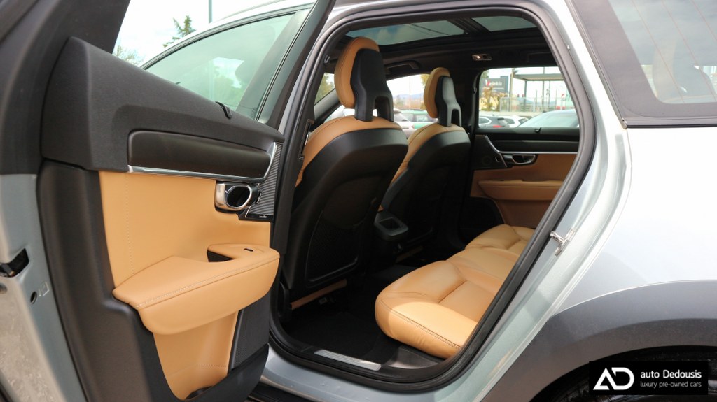 Volvo V90 Cross Country D5 | AWD | Panorama | Bowers & Wilkins