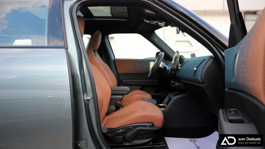 Mini Countryman C Panorama | Head Up Display | Favoured Trim