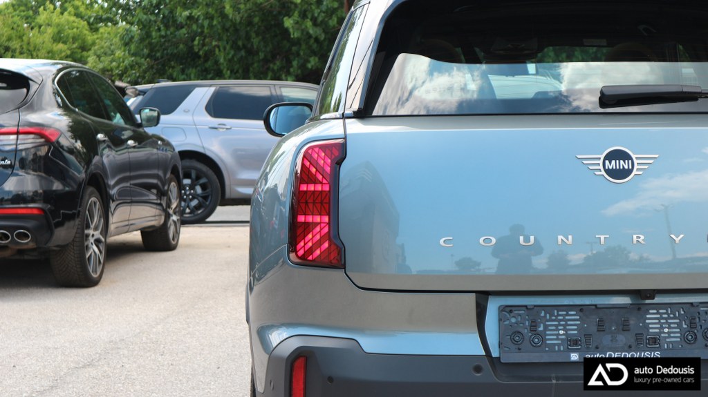 Mini Countryman C Panorama | Head Up Display | Favoured Trim