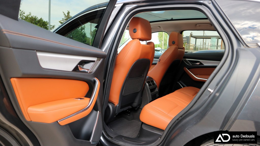 Jaguar F-Pace P400e | R-Dynamic S | Panorama