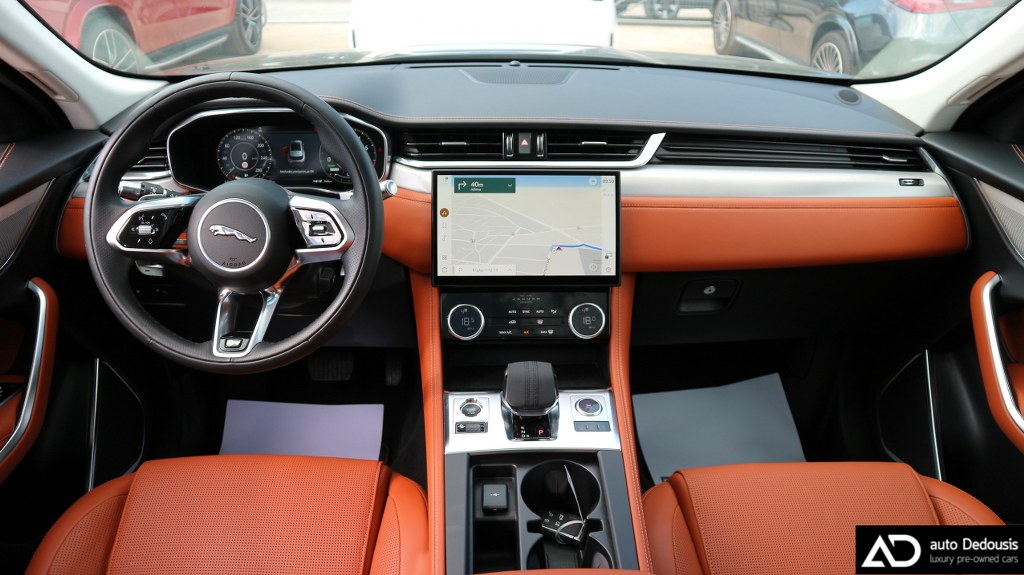 Jaguar F-Pace P400e | R-Dynamic S | Panorama