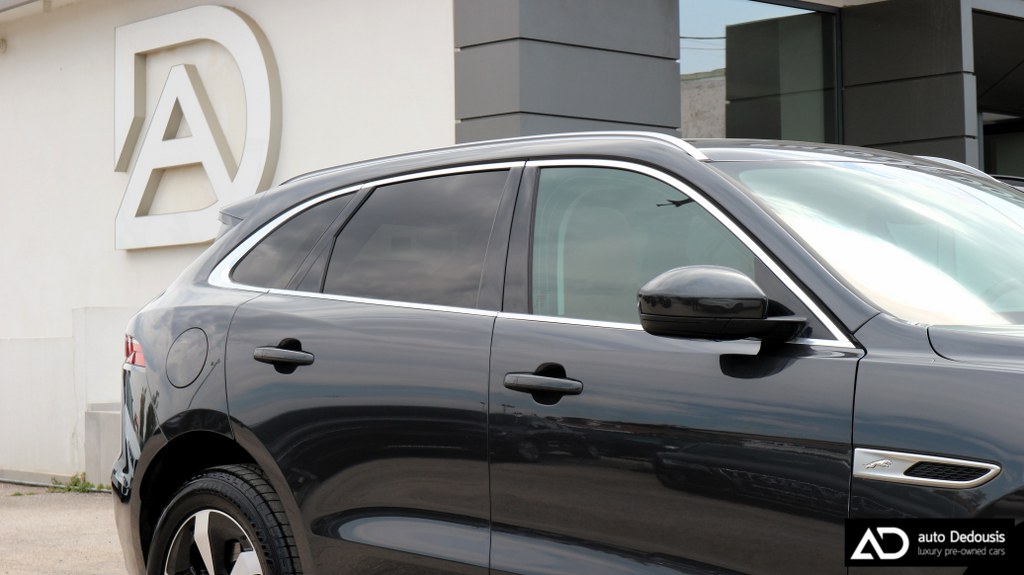 Jaguar F-Pace P400e | R-Dynamic S | Panorama