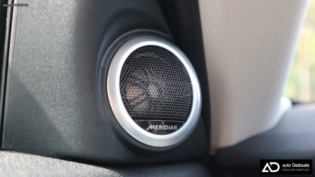 Land Rover Range Rover Evoque R-Dynamic SE | Meridian