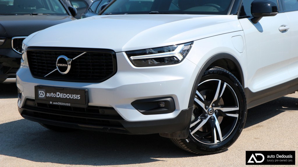 Volvo XC40 Τ4 | R-Design | Recharge