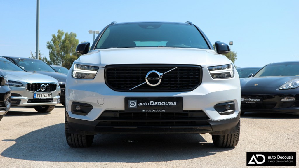 Volvo XC40 Τ4 | R-Design | Recharge