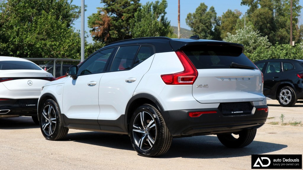 Volvo XC40 Τ4 | R-Design | Recharge