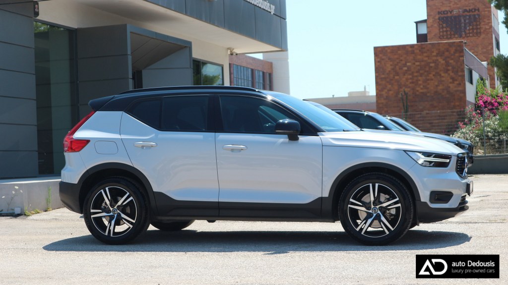 Volvo XC40 Τ4 | R-Design | Recharge