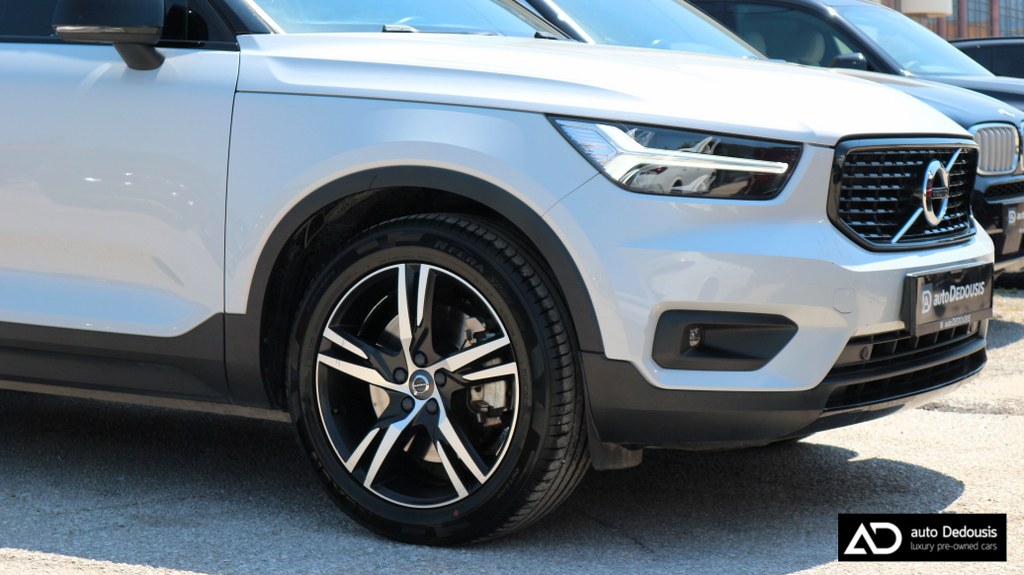 Volvo XC40 Τ4 | R-Design | Recharge