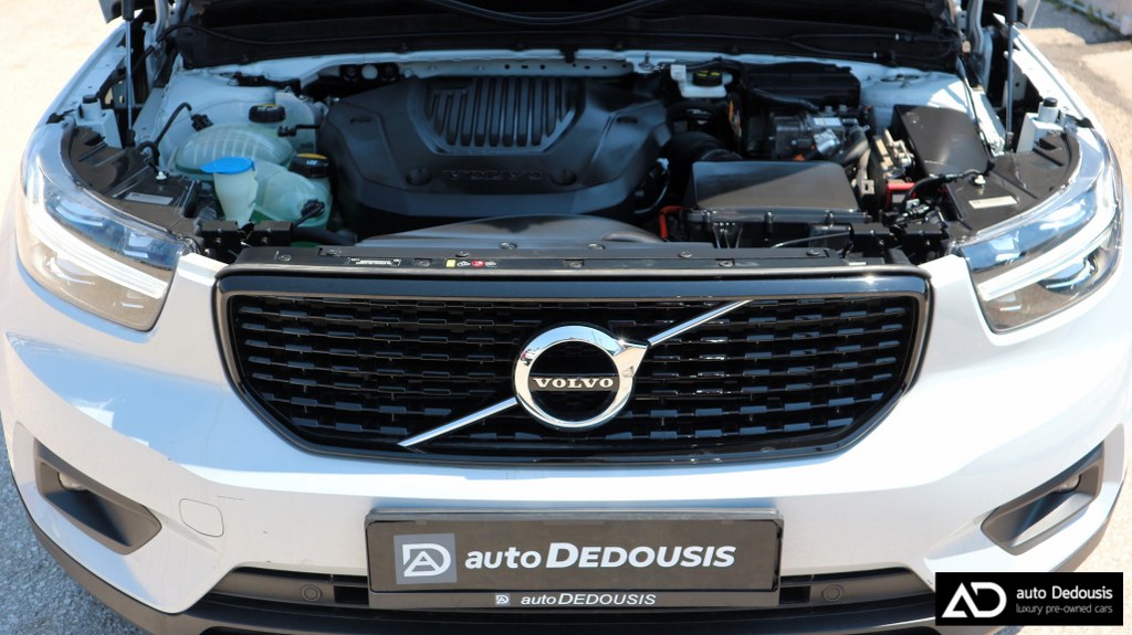 Volvo XC40 Τ4 | R-Design | Recharge
